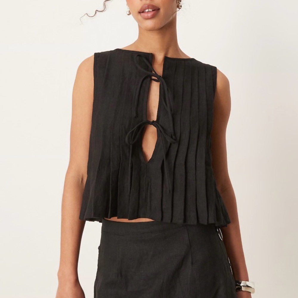 VRG GRL Valeria Tie Front Linen Top